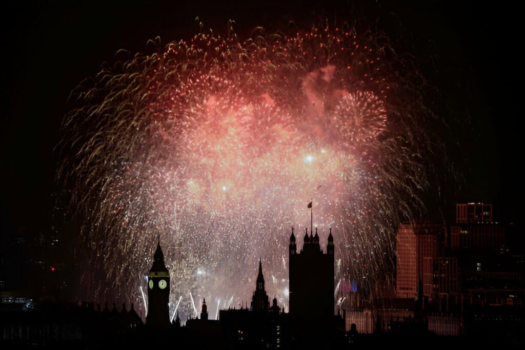 London New Year’s Eve fireworks lighting up the sky.